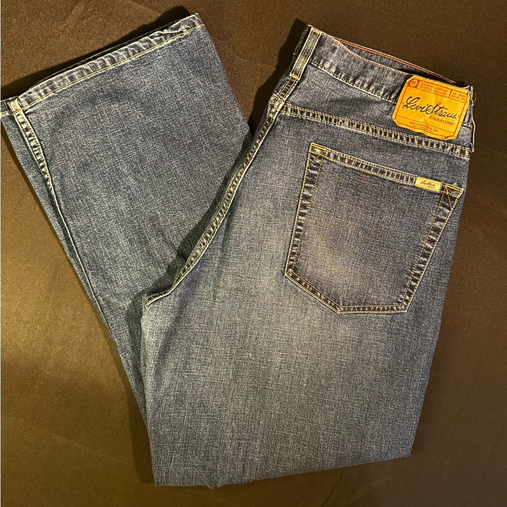 Levi's Signature Bootcut Dark Blue Jeans Woman 20W Medium-Very Good Condition